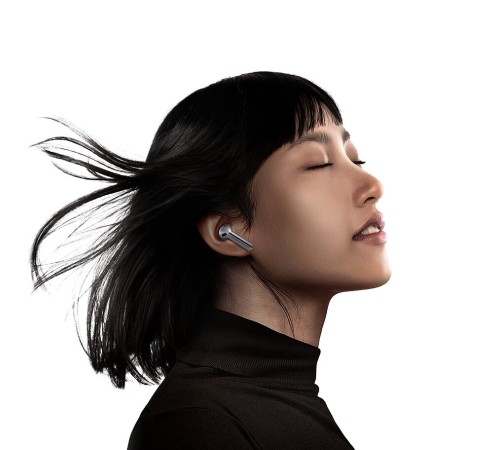 Беспроводные наушники Samsung Galaxy Buds 3 белого цвета — стильный выбор для музыки и звонков.