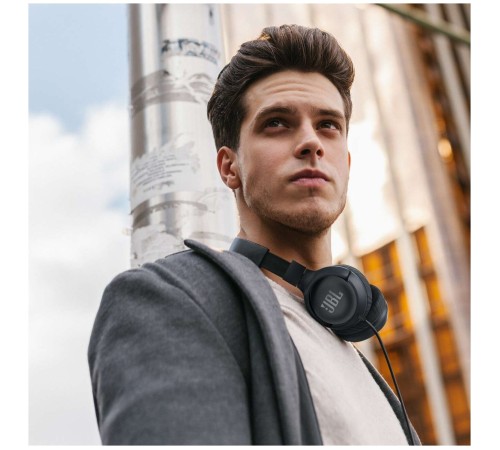 Наушники JBL Tune 500 в чёрном цвете — отличный выбор для меломанов
