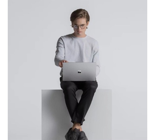 Мощный ноутбук Microsoft Surface Laptop 4 13.5" с процессором i7 и памятью 16/512Gb в цвете Platinum