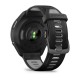 Умные часы Garmin Forerunner 965: карбоновый серый корпус с титановой окантовкой и силиконовым ремешком
