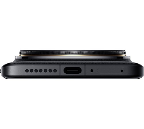 Смартфон Xiaomi 14 Ultra 16/512 ГБ (RU) в чёрном цвете — мощный выбор для ценителей качества.