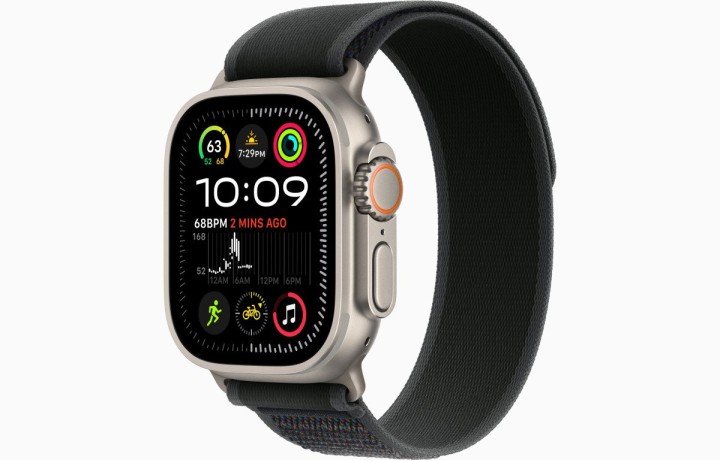Умные часы Apple Watch Ultra 2 (2024) GPS + Cellular, 49 мм, корпус из бежевого титана, ремешок Black Trail Loop US, размер M/L