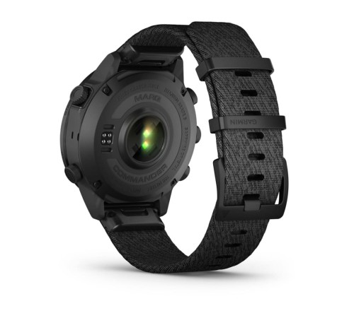 Умные часы Garmin MARQ Commander (Gen 2) Carbon Edition EU: стиль и функциональность в одном устройстве