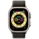 Умные часы Apple Watch Ultra 49 мм с титановым корпусом и черно-серым ремешком Trail Loop (S/M) — стиль и функциональность.
