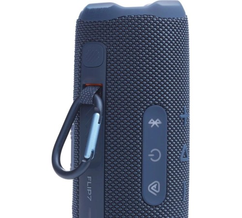 Портативная акустика JBL Flip 7 синего цвета — мощный звук в компактном корпусе.