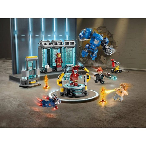 Конструктор LEGO Super Heroes 76315 Конструктор Лаборатория Железного человека: Зал костюмов